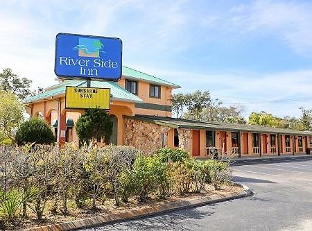 River Side Inn ניו פורט ריצ'י מראה חיצוני תמונה