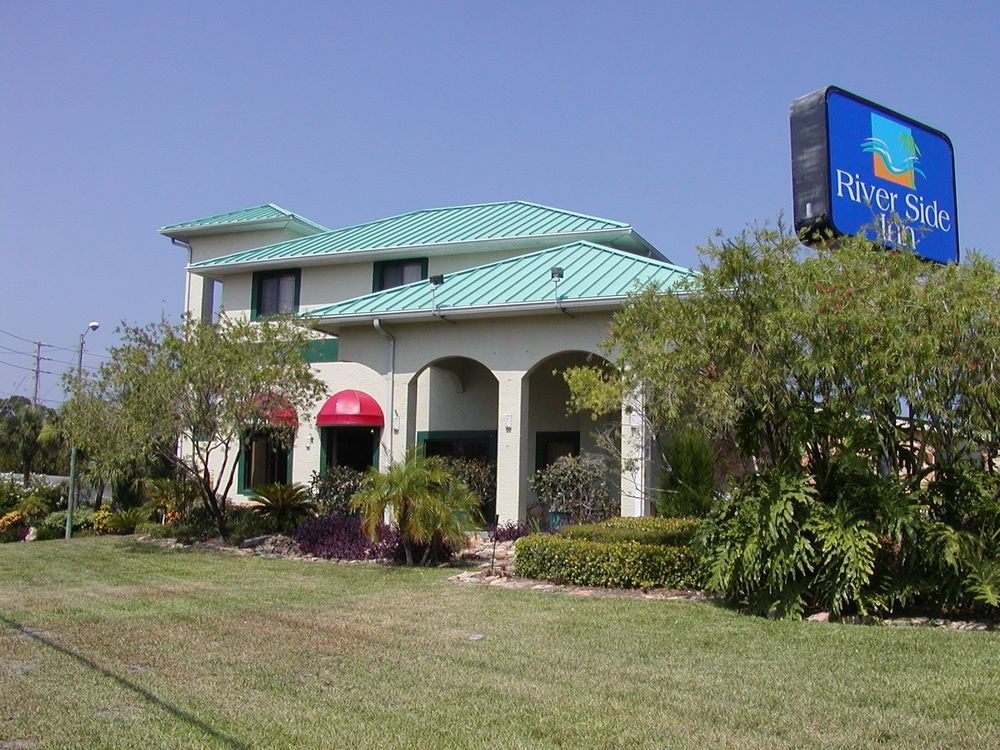River Side Inn ניו פורט ריצ'י מראה חיצוני תמונה