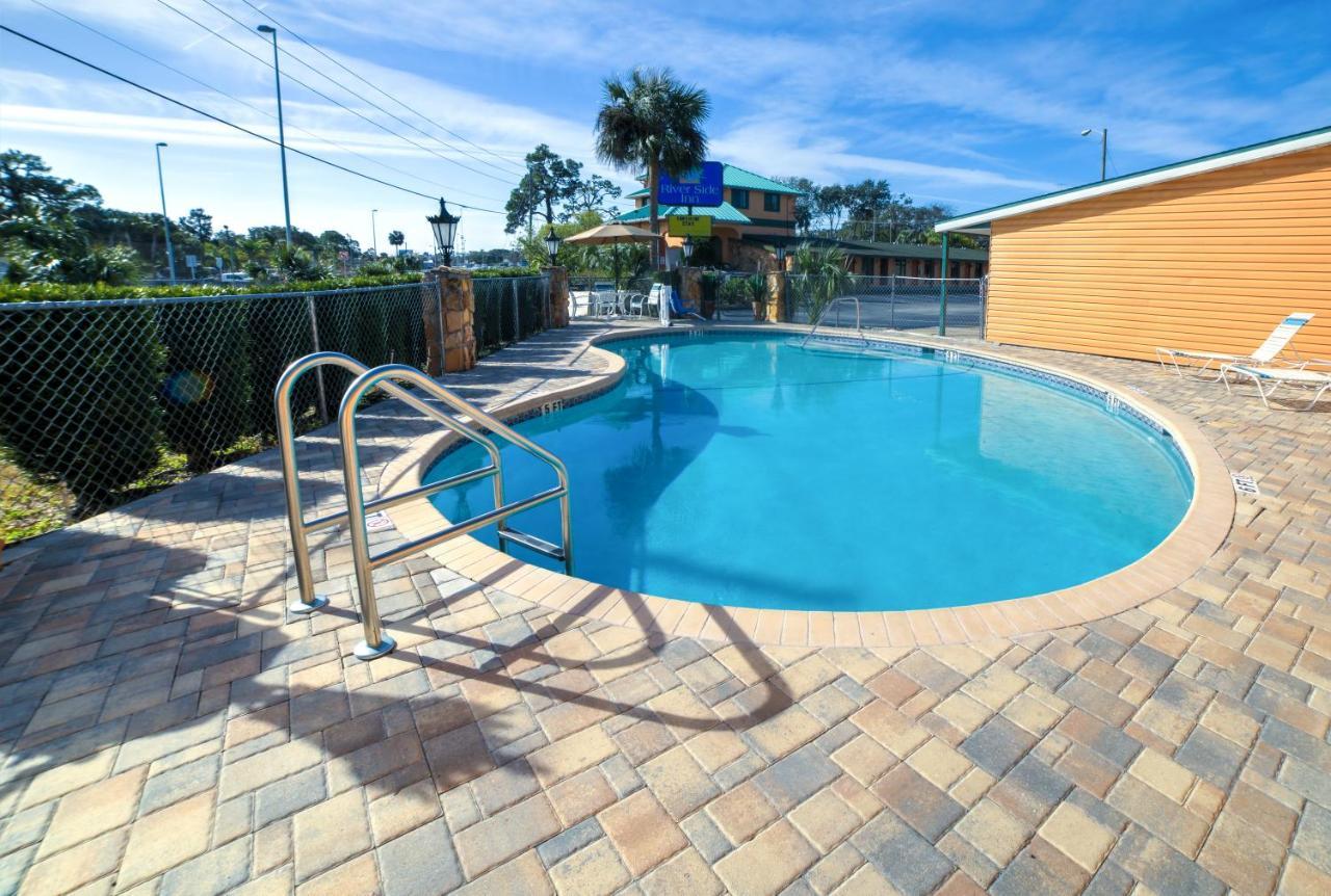 River Side Inn ניו פורט ריצ'י מראה חיצוני תמונה